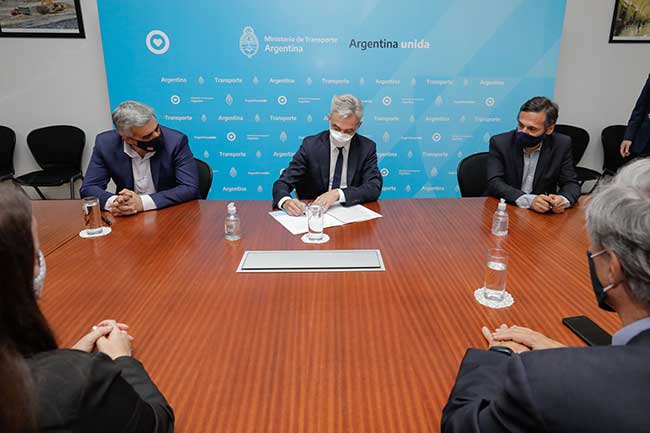 La CNRT y el Ministerio de Transporte firmaron un convenio con la Universidad Nacional de Rosario para crear la Diplomatura en Gestión del Transporte de cargas y pasajeros