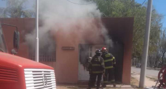 Sin heridos, se incendió una casa en Timbúes
