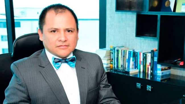 Muerte del fiscal ecuatoriano y parangón con Rosario