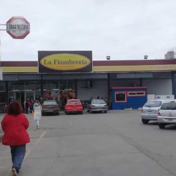 Desperfecto eléctrico motivó la presencia de bomberos en un supermercado de San Lorenzo 