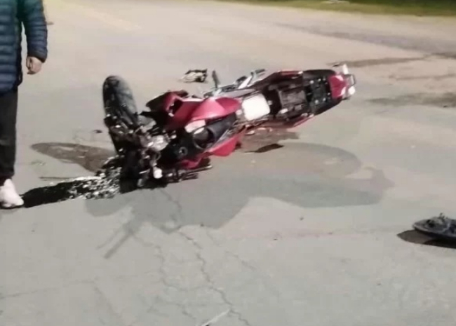 Pueblo Andino: un adolescente resultó con heridas de gravedad tras chocar en moto