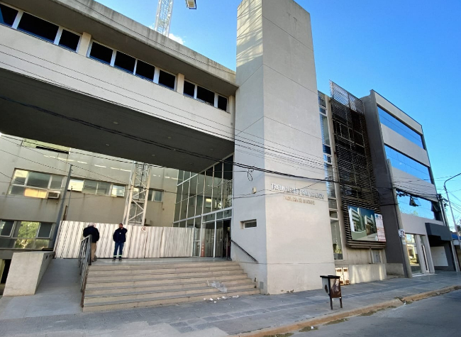 Comenzó el juicio oral contra Ángel Comachi por el homicidio de Amado Emilio Carrara en San Lorenzo