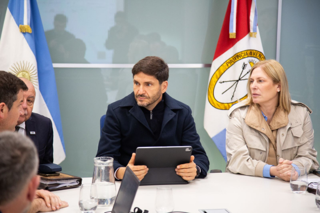 Pullaro encabeza la reunión del Comité Operativo Provincial tras las intensas lluvias