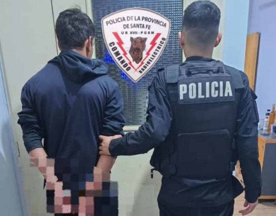 Puerto San Martín: intentó robar dos almohadas de un auto y terminó durmiendo en la comisaría