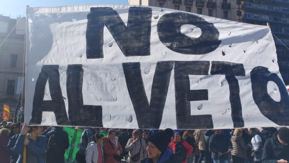 Paro de estatales y marchas educativas contra los vetos de Milei