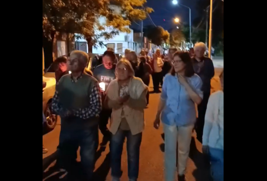 Vecinos de Capitán Bermúdez marcharon por seguridad y reclamaron respuestas tras el crimen de “Chichina”
