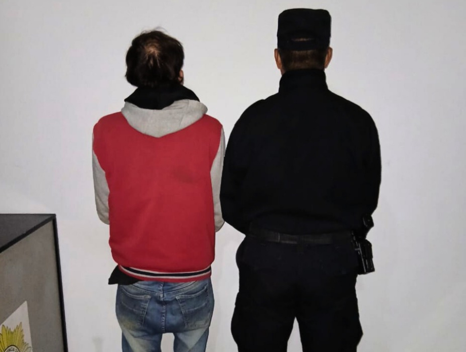 Insólito intento de estafa en una YPF: cayó con un televisor y tarjetas ajenas en el auto