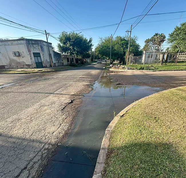 Vecinos reclaman soluciones por un grave problema cloacal en San Lorenzo