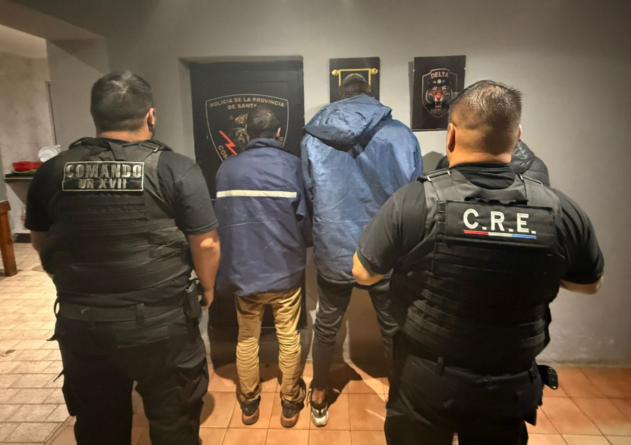 Tres jóvenes aprehendidos en San Lorenzo tras descartar un bulto durante un control policial
