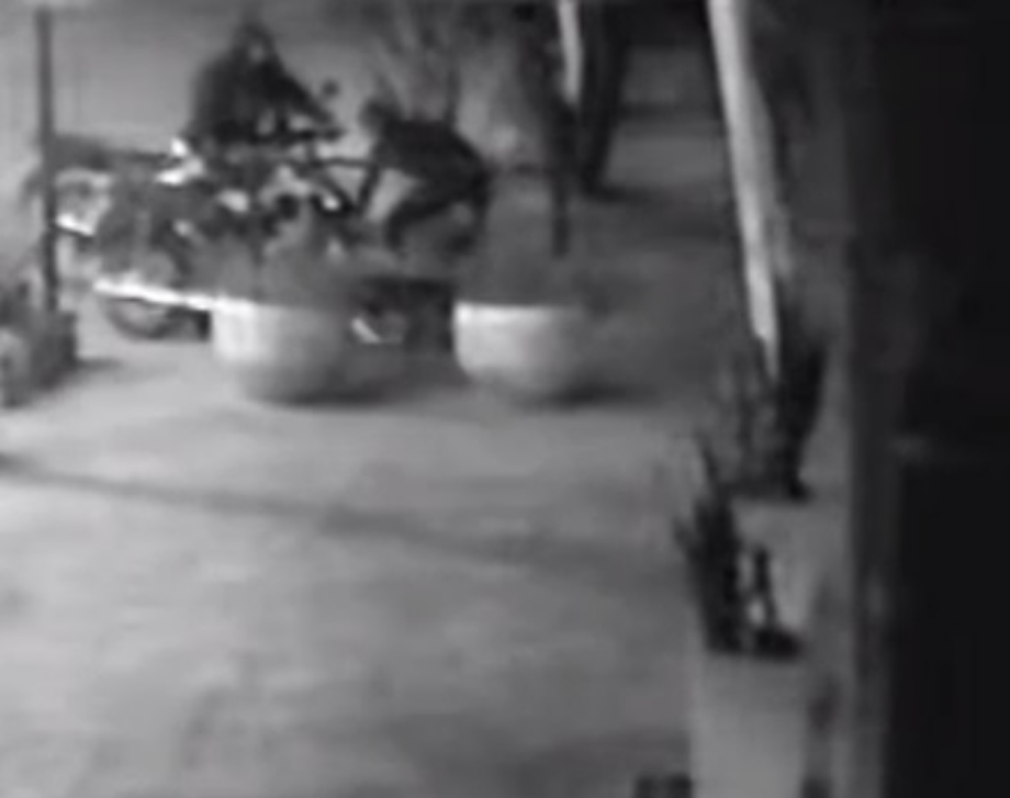 Golpe a la madrugada en Ricardone: Roban dos motos de la puerta de "Los Tres Soles"