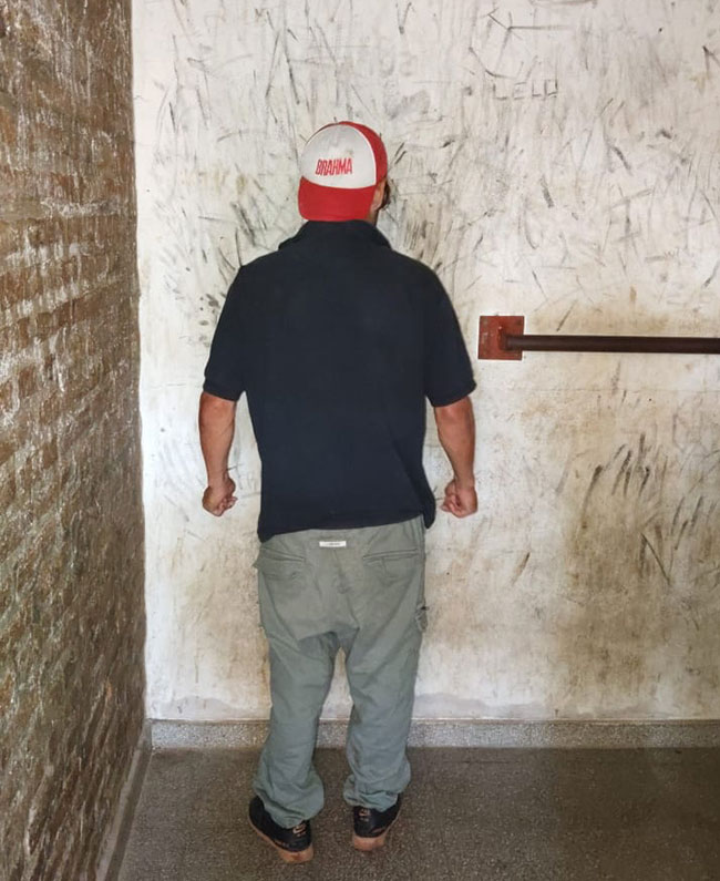 Puerto General San Martín: fue a la comisaría prometiendo venganza y descubrieron que llevaba un cuchillo de carnicero en la cintura