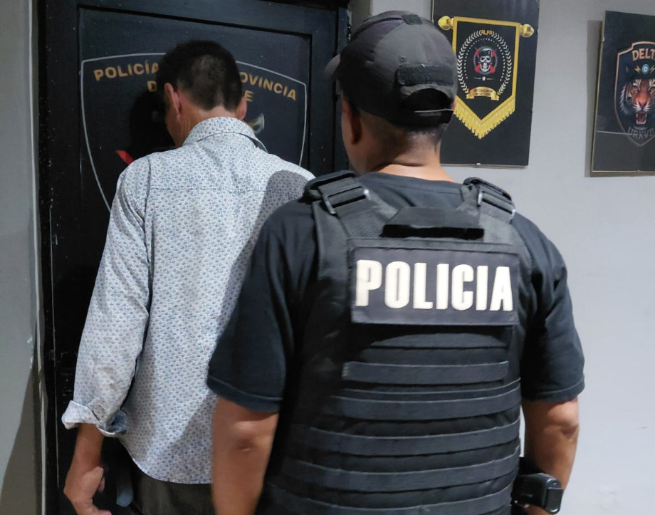 Un hombre de 46 años fue detenido tras amenazar a vecinos con perros agresivos