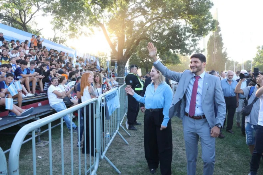 Pullaro participa del acto en conmemoración del 213° aniversario del Combate de San Lorenzo