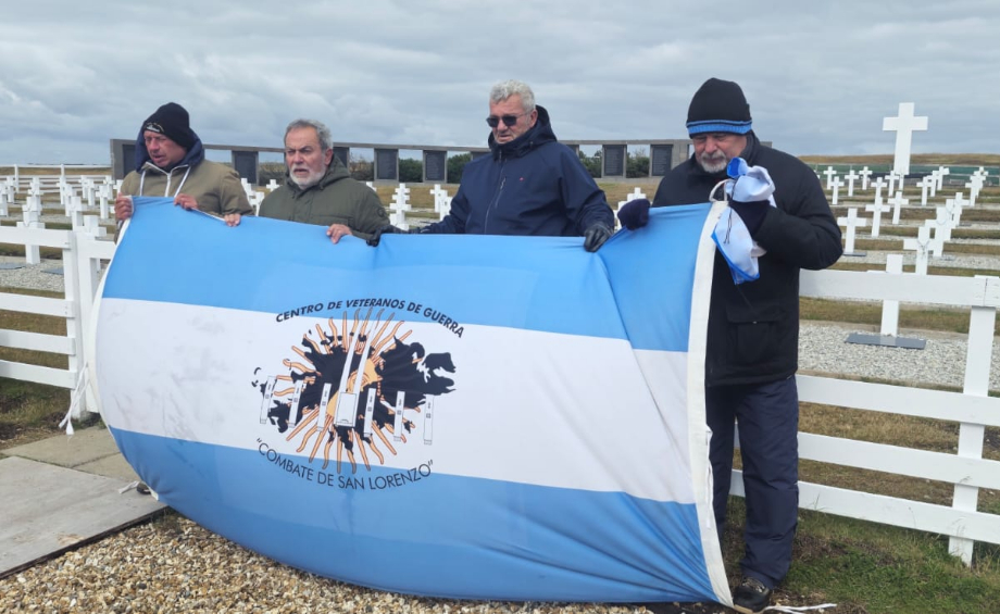 El reencuentro con la memoria: El veterano de guerra Sergio Stechina y la promesa cumplida en las Islas Malvinas
