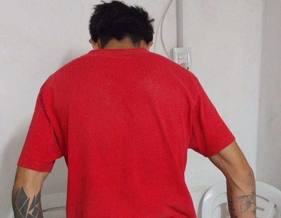 Amenazó a una vecina con un arma de fuego tras irrumpir en su vivienda y fue detenido