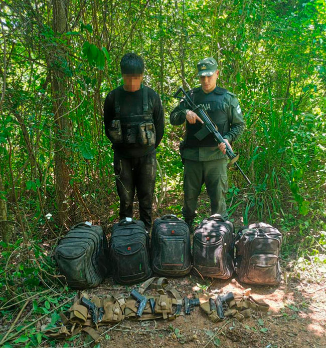 Salta: detectan 61 kilos de cocaína y armas de fuego durante un patrullaje rural