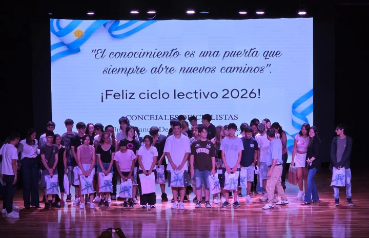 Puerto General San Martín: Concejales oficialistas entregaron becas escolares para el ciclo lectivo 2026