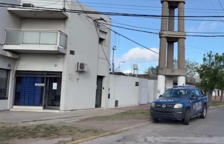 Inseguridad en Fray Luis Beltrán: asaltaron la Municipalidad y robaron chequeras tras reducir al personal