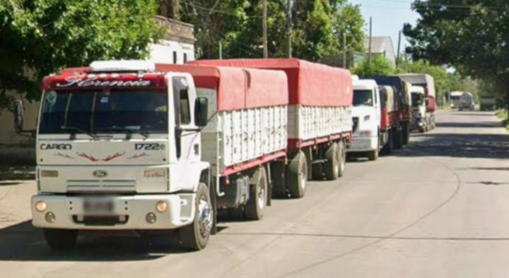 Calle Mosconi: La Justicia endurece su postura y ordena controles y campañas obligatorias por el tránsito de camiones