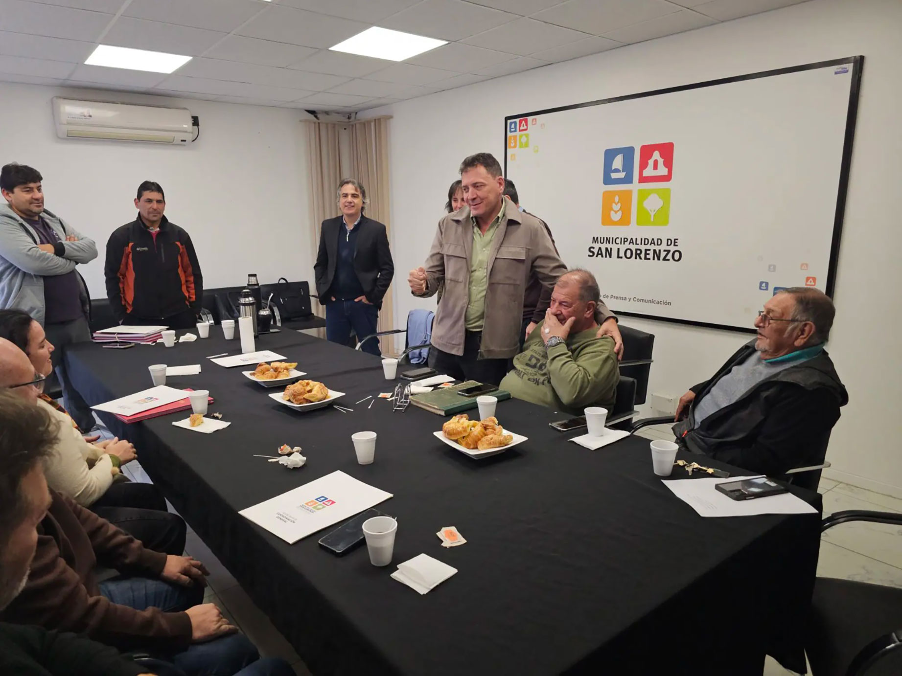 La Municipalidad fortalece a instituciones de San Lorenzo con acciones de regularización jurídica