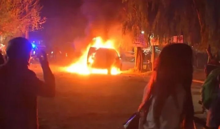En medio de la tensión por el hallazgo sin vida de Benjamín Scerra, agredieron a periodistas en la Bajada El Espinillo