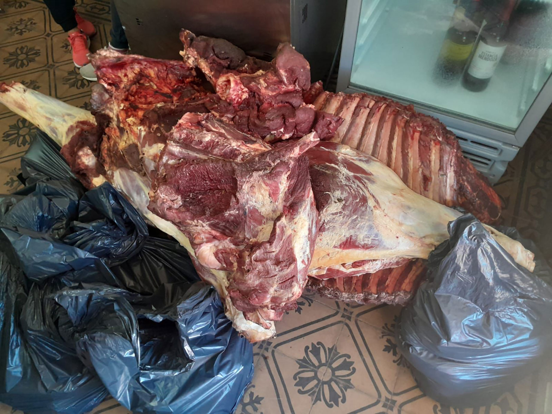 Serodino: por faena ilegal descubren droga en una carnicería 