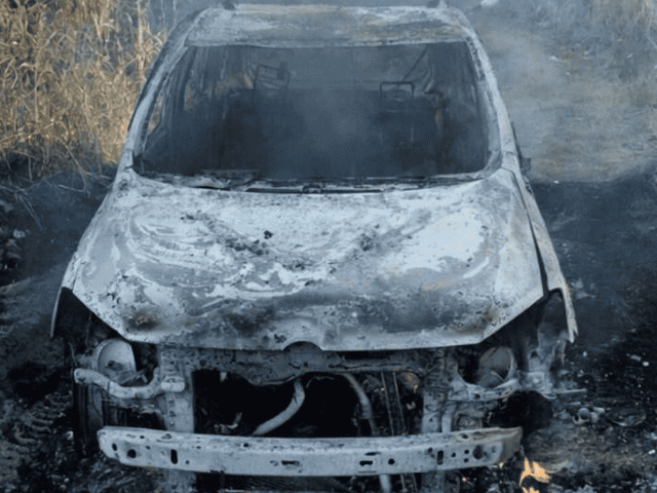 Granadero Baigorria: Golpearon a un taxista, le robaron el vehículo y horas después apareció incendiado