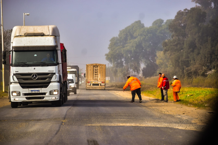 Comenzaron los trabajos de reparación sobre la Ruta Nacional 11 en Puerto General San Martín