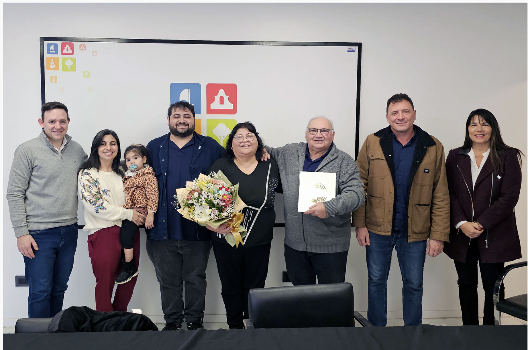 La Municipalidad homenajeó a los propietarios de panadería Imperial por sus 70 años de trayectoria