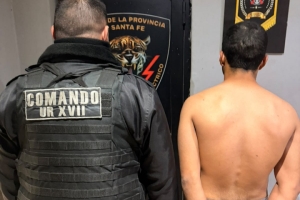 Apresaron a un joven acusado de incendiar volquetes y dañar una cámara de vigilancia