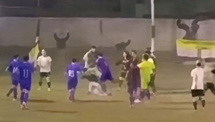 Fútbol regional: Durísimas sanciones tras la batalla campal entre Santa Catalina y Barrio Vila
