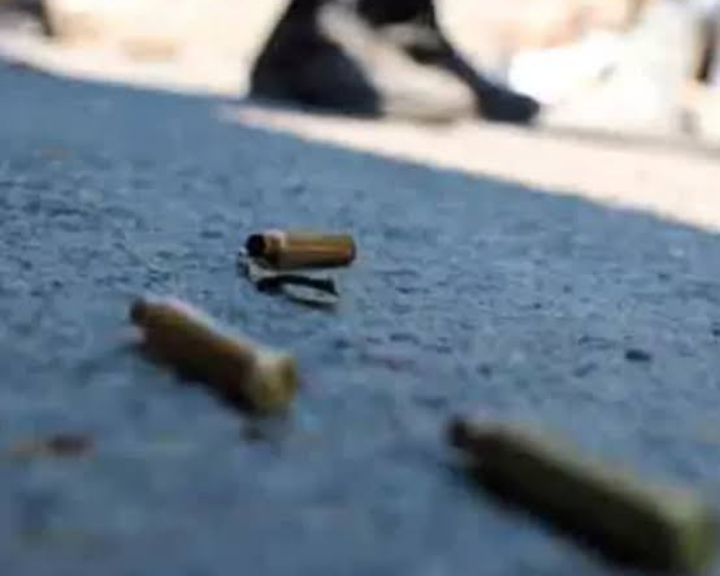 Violencia extrema en Fray Luis Beltrán: asesinan a balazos a una joven en su vivienda