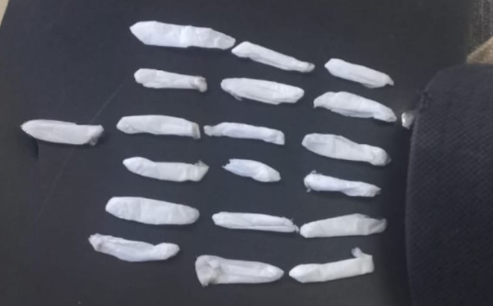 Secuestran 19 envoltorios de cocaína y detienen a un hombre en un control callejero