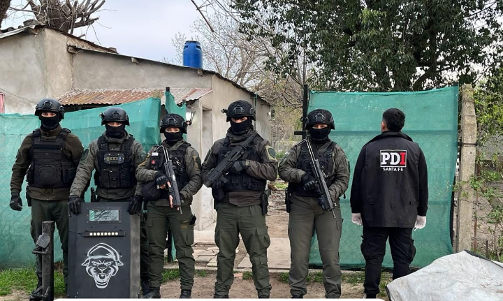 Puerto Gaboto: prisión preventiva para una pareja investigada por microtráfico y tenencia ilegal de un arma