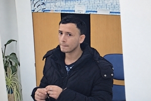Simuló una compra durante 40 minutos, dijo que iba al auto a buscar la tarjeta y robó anteojos en una óptica de San Lorenzo