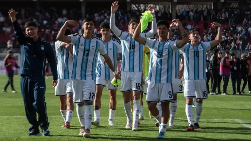 Argentina celebró oros en cuatro deportes y la selección de fútbol avanzó a la final