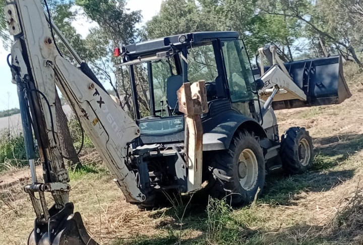 Tensión en la isla de los mástiles: denuncian ocupación ilegal y despliegue de maquinaria pesada en la reserva natural