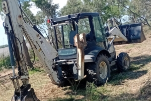 Tensión en la isla de los mástiles: denuncian ocupación ilegal y despliegue de maquinaria pesada en la reserva natural
