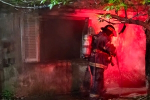 Principio de incendio causó daños materiales en una vivienda de San Lorenzo