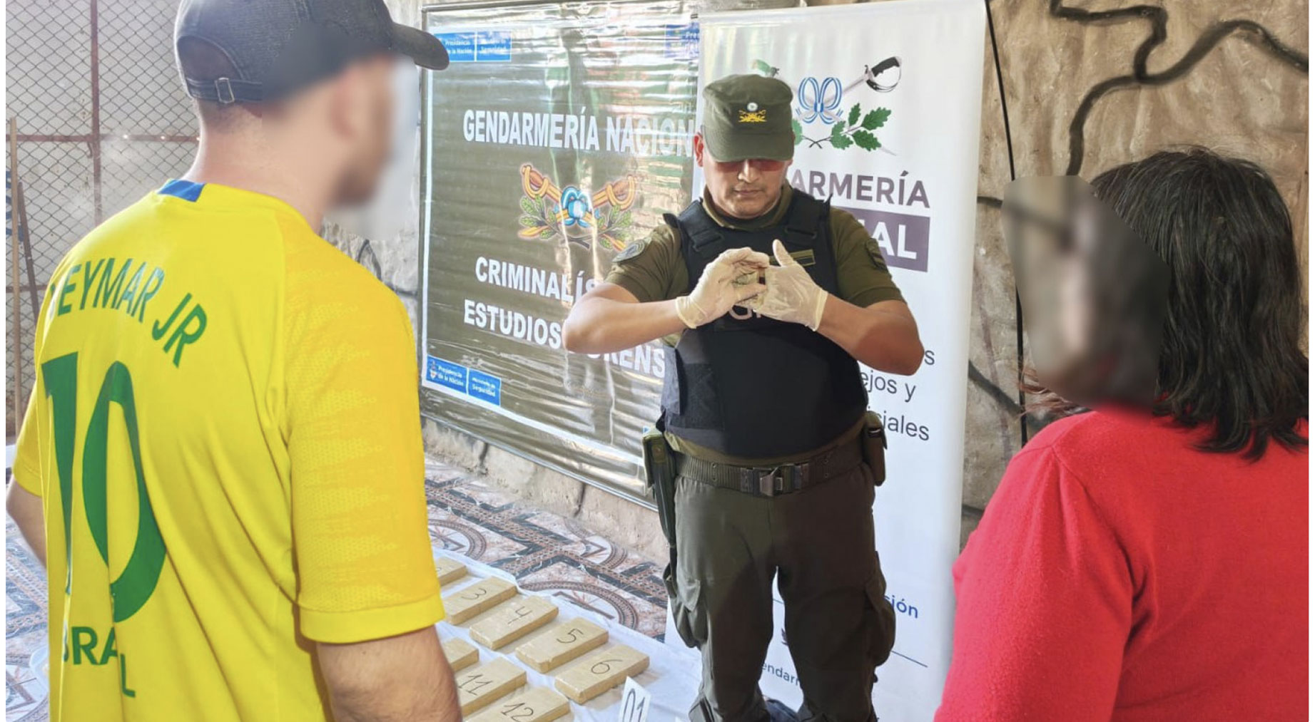 Tres detenidos en Villa Gobernador Gálvez tras allanamientos por presunta venta de drogas