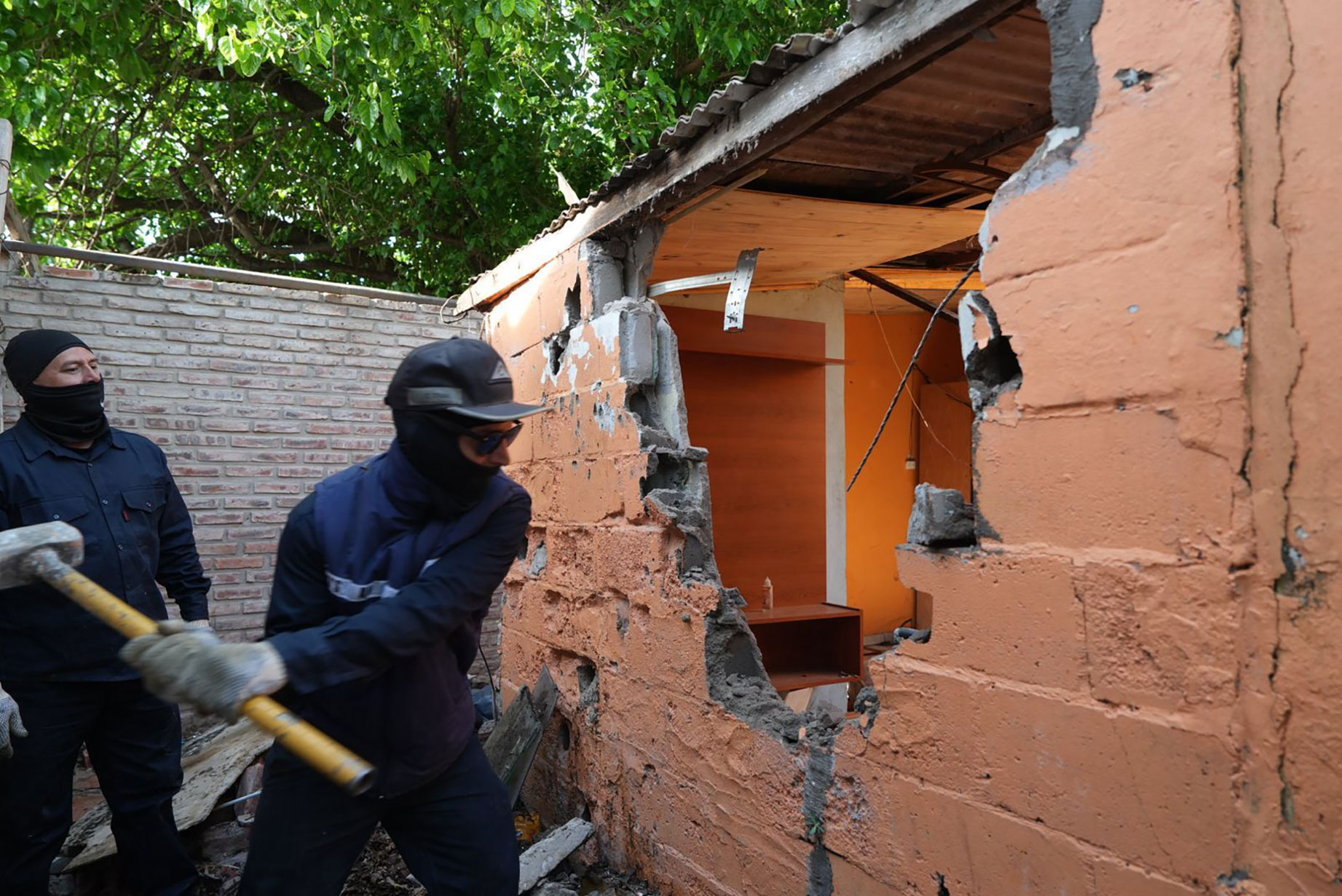 Derribaron un búnker en Pérez y ya son 150 los inmuebles inactivados en Santa Fe