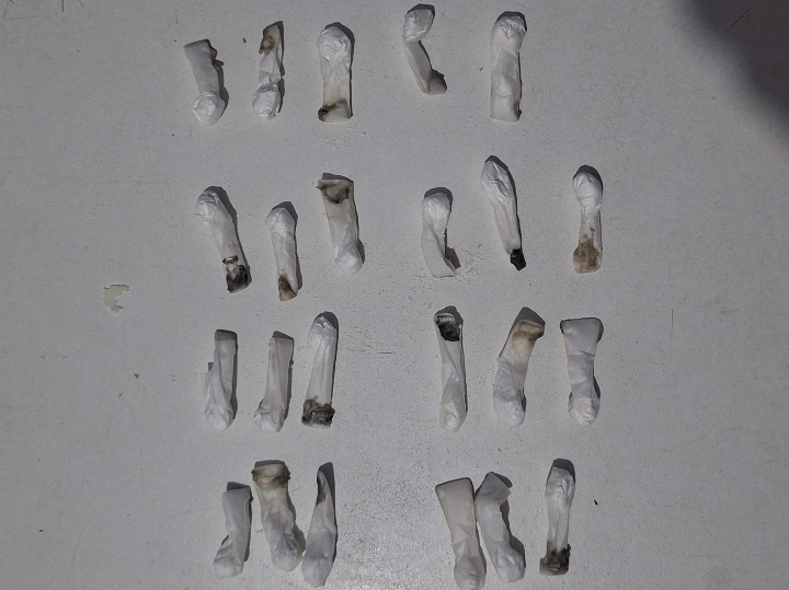 Demoraron a dos chicas menores de edad con 23 envoltorios de cocaína