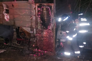 Incendio en San Lorenzo: una vivienda precaria fue consumida por el fuego en barrio 2 de Abril