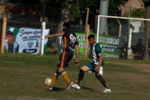 Fútbol regional: Villa Cassini manda en el Reducido de la Sanlorencina