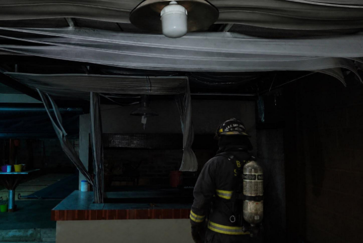 Principio de incendio en una vivienda de Timbúes: un menor debió ser asistido en el SAMCO