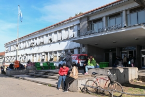 Murió la joven que sufrió un ataque con fuego en Granadero Baigorria: su pareja permanece detenida