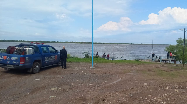 Ocho días sin respuestas: otro intenso rastrillaje en el Paraná terminó sin novedades sobre Flores y Muñoz