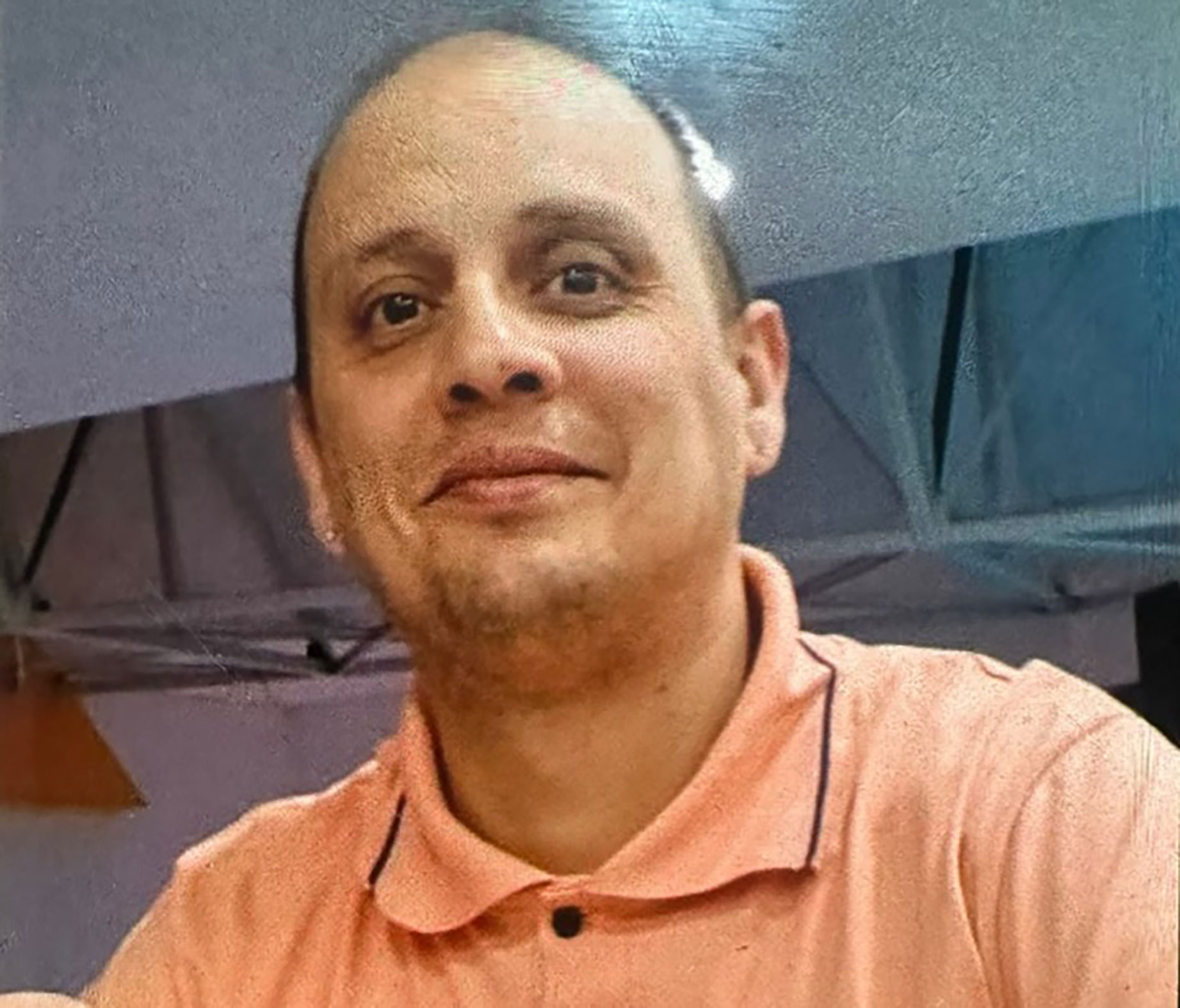 Misterio por un hombre que salió de Capitán Bermúdez, no tomó el colectivo y perdió contacto con su familia
