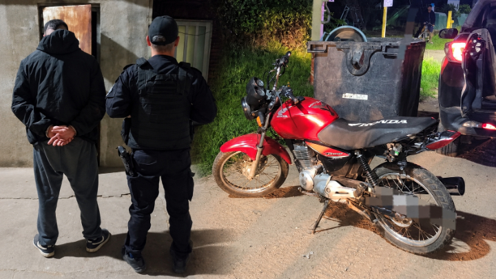 Roldán: huyó de la policía en moto, perdió el control y terminó aprehendido
