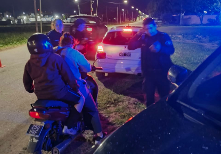 San Lorenzo: un detenido, 16 personas trasladadas y cinco motos retenidas durante un operativo de saturación policial